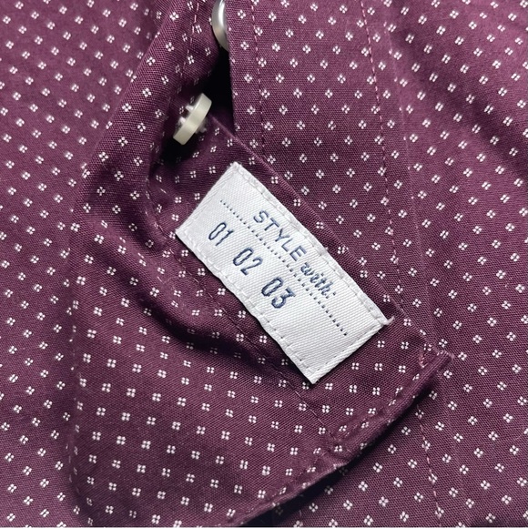 Button Down Shirt 👔 - Picture 4 of 5